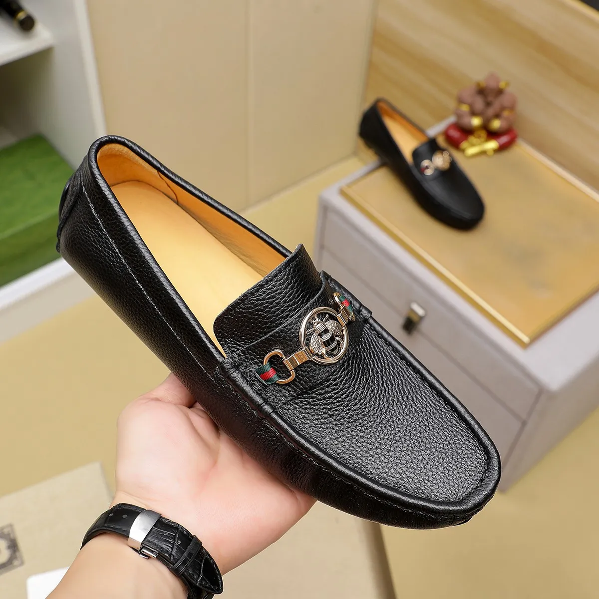 Men's shoes💰380💰🕷🕷️【 GUCCI 】Gucci's best-selling trendy men's casual slip-on shoes 🇨🇳Official website original 1:1 mold 💯Original quality, fine workmanship ☘Fashionable and versatile, perfect shape, comfortable on the feet 🍓Trendy men's recommended model, imported cowhide on the top layer 🎋High-quality pigskin lining, rubber wear-resistant and non-slip outsole, high-end atmosphere, worth owning 🍉Optional 38-44